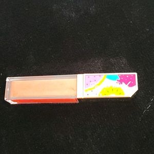 Too faced lipgloss brownish color